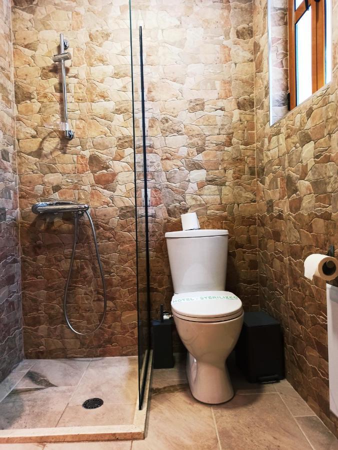 Gjirokastër Boutique Hotel Praga מראה חיצוני תמונה