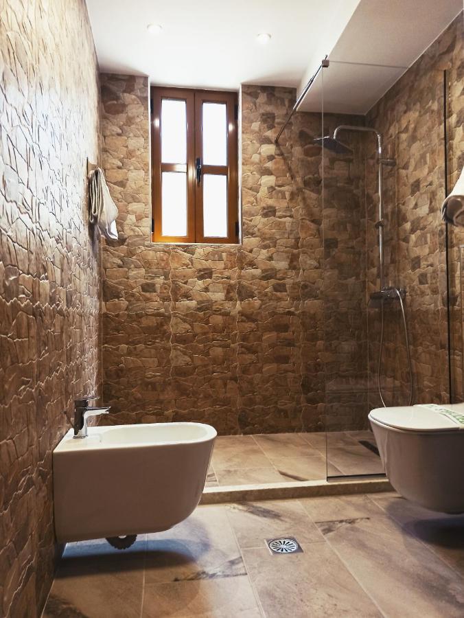 Gjirokastër Boutique Hotel Praga מראה חיצוני תמונה