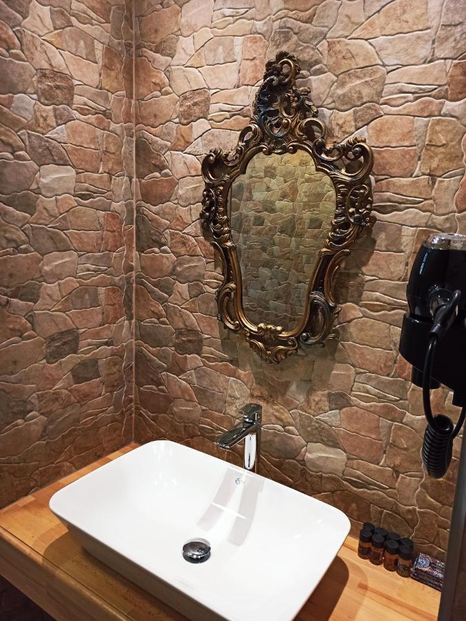 Gjirokastër Boutique Hotel Praga מראה חיצוני תמונה