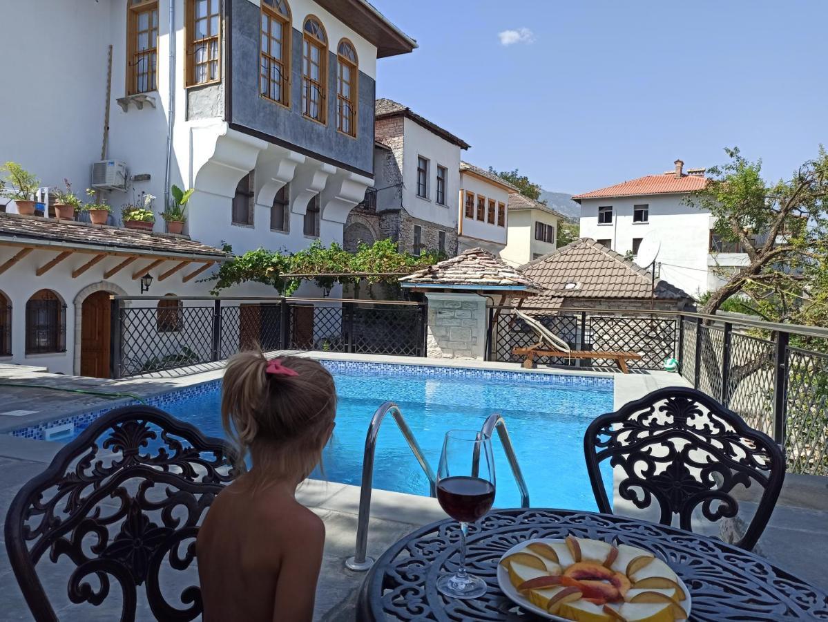 Gjirokastër Boutique Hotel Praga מראה חיצוני תמונה