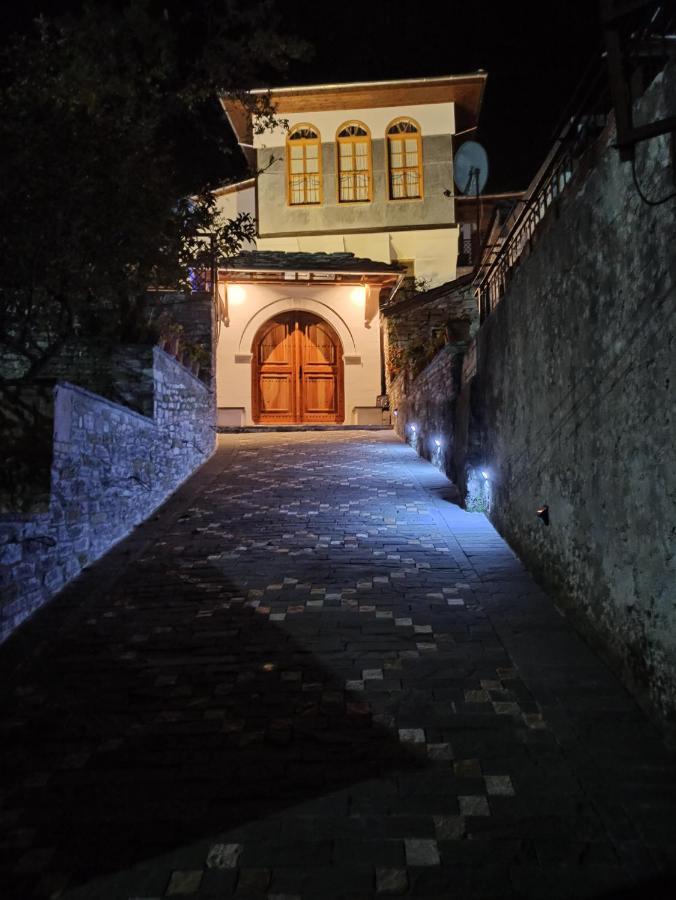 Gjirokastër Boutique Hotel Praga מראה חיצוני תמונה