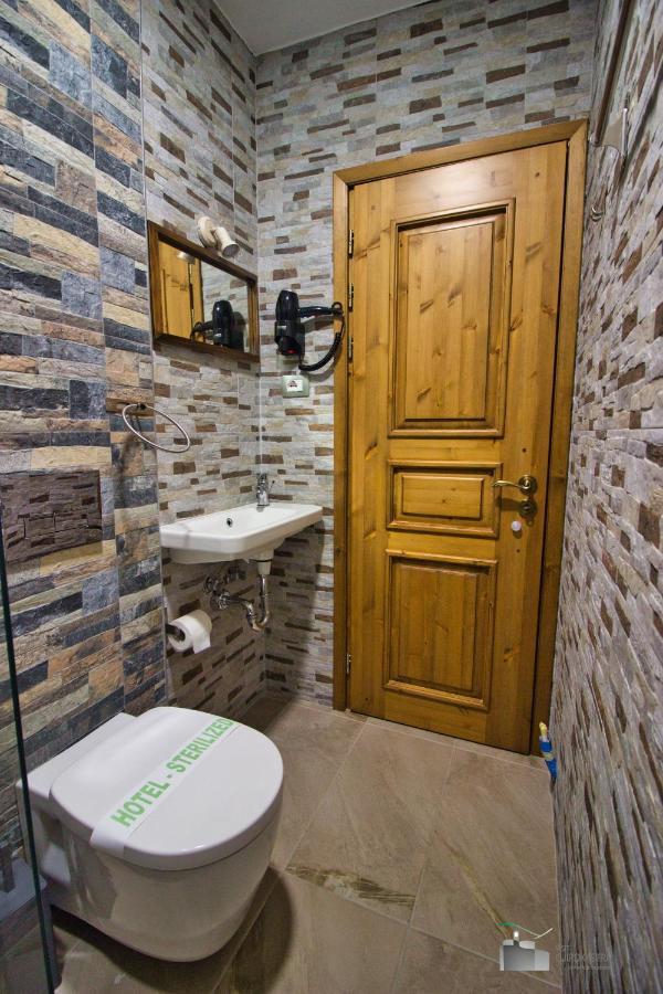 Gjirokastër Boutique Hotel Praga מראה חיצוני תמונה