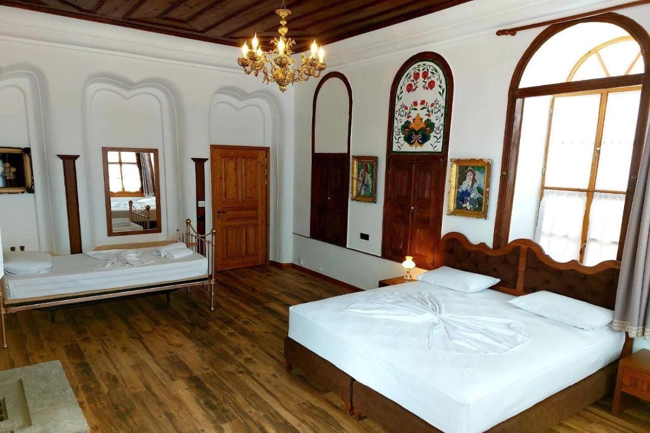Gjirokastër Boutique Hotel Praga מראה חיצוני תמונה