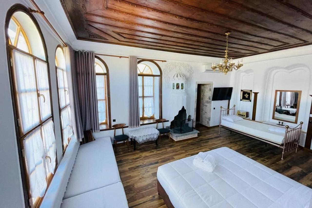 Gjirokastër Boutique Hotel Praga מראה חיצוני תמונה