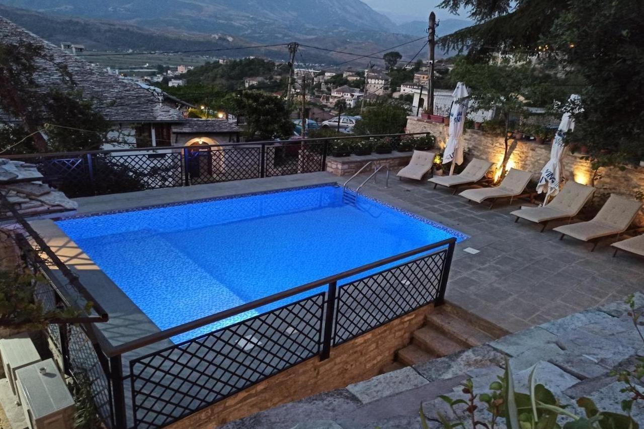 Gjirokastër Boutique Hotel Praga מראה חיצוני תמונה