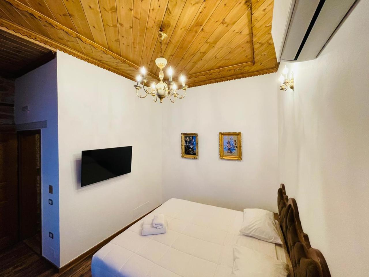 Gjirokastër Boutique Hotel Praga חדר תמונה