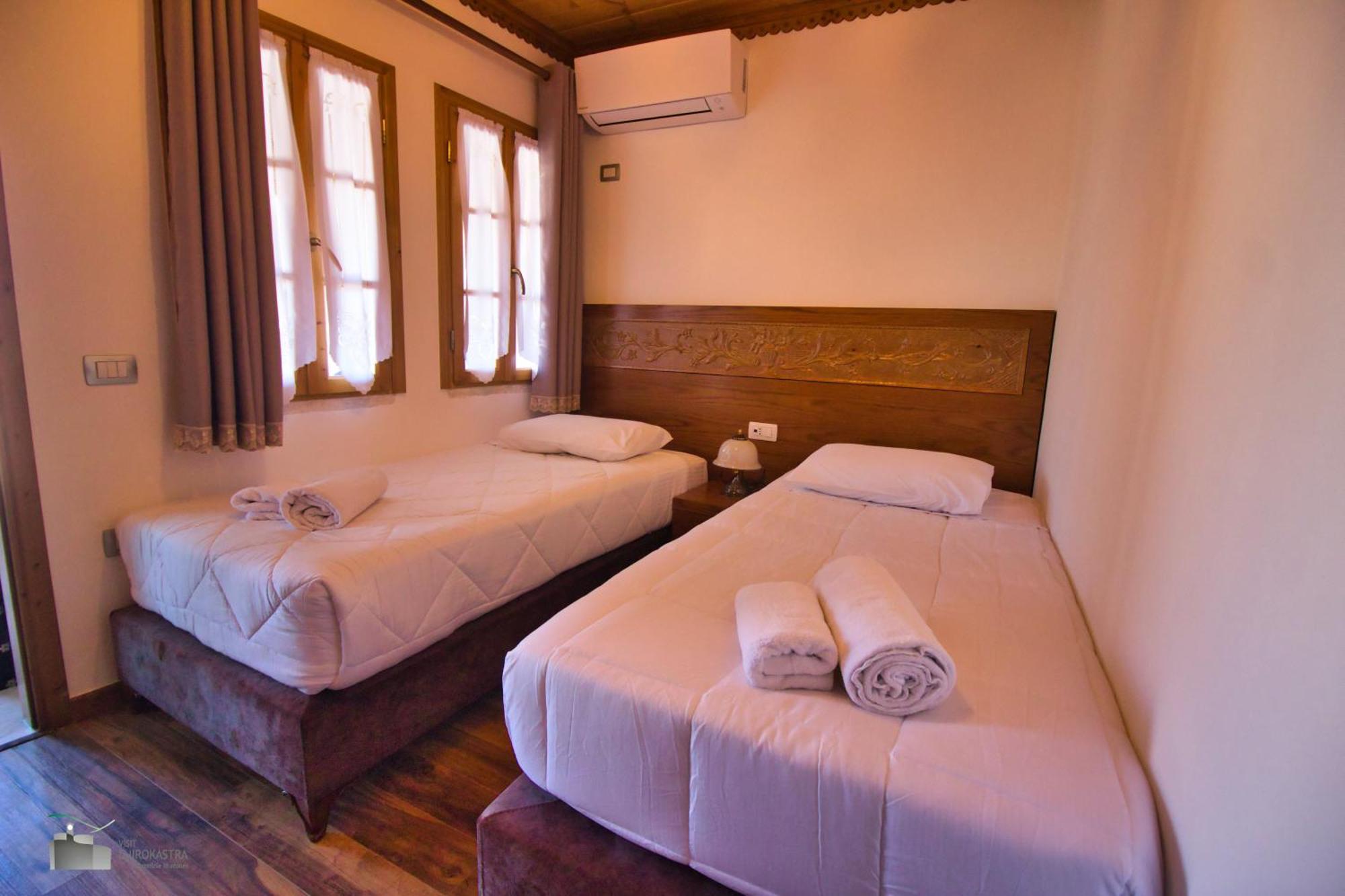 Gjirokastër Boutique Hotel Praga חדר תמונה