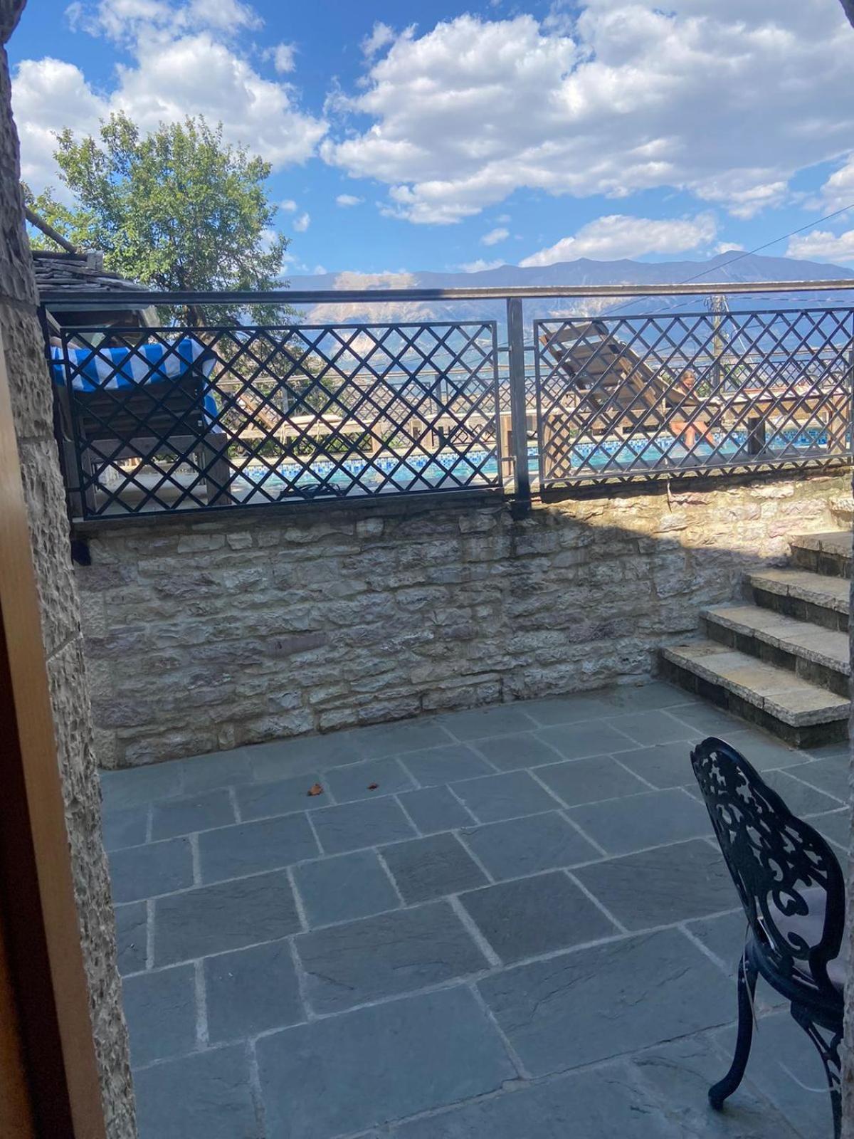 Gjirokastër Boutique Hotel Praga מראה חיצוני תמונה